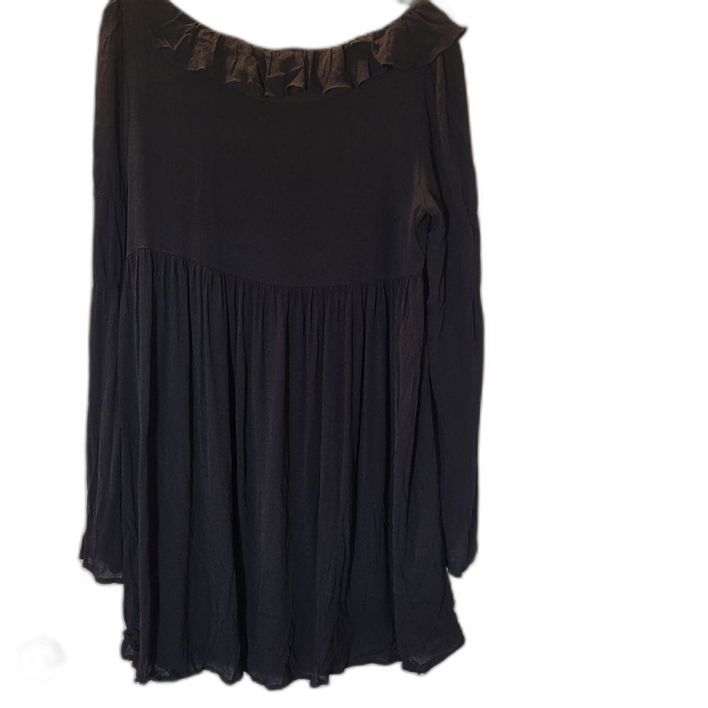 Current Mood Witchy Black Ruffle Neckline Top - Picture 4 of 6